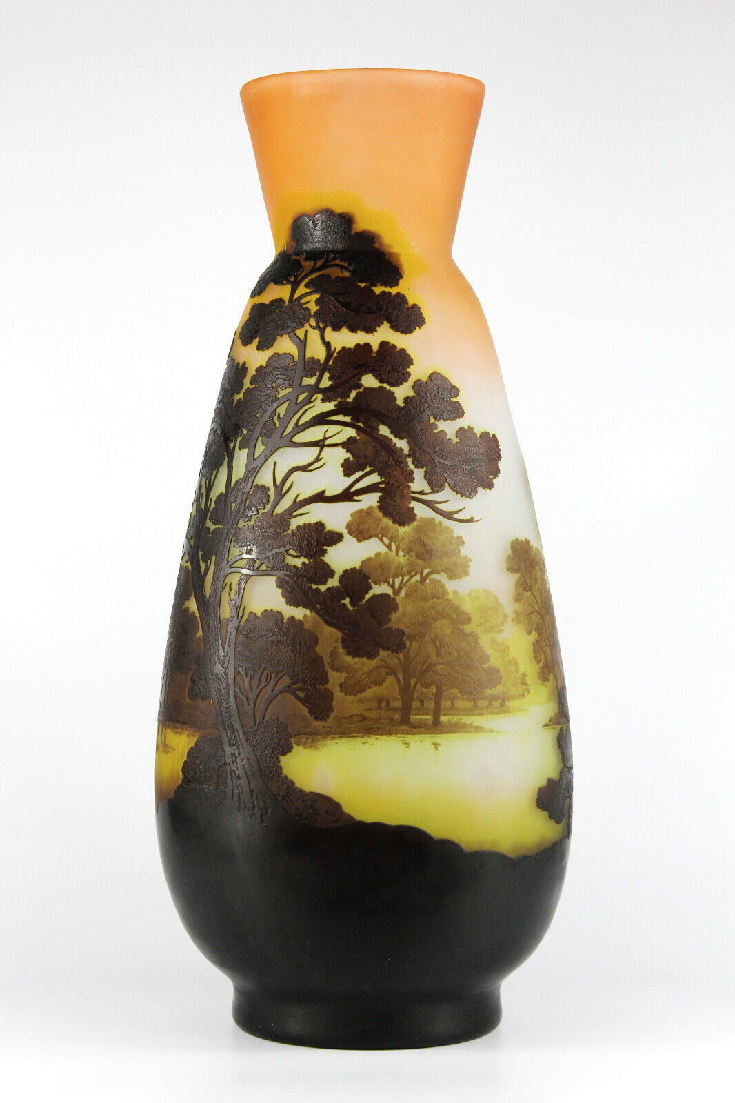 エミールガレ 圧巻の山岳湖水風景の花瓶 多色仕様の最上級品