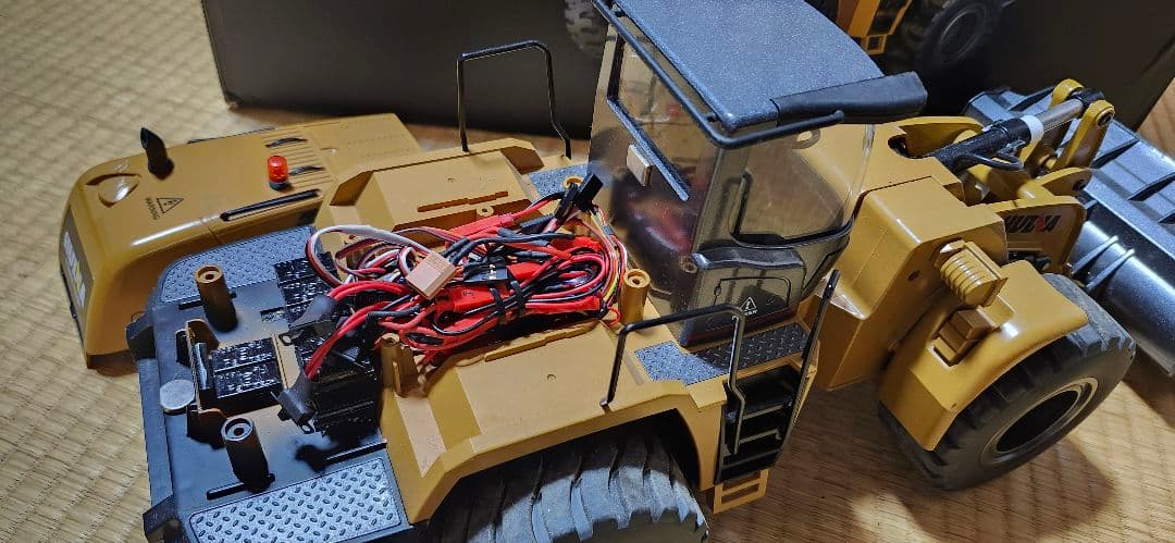 ラジコン！1/14 ホイールローダー